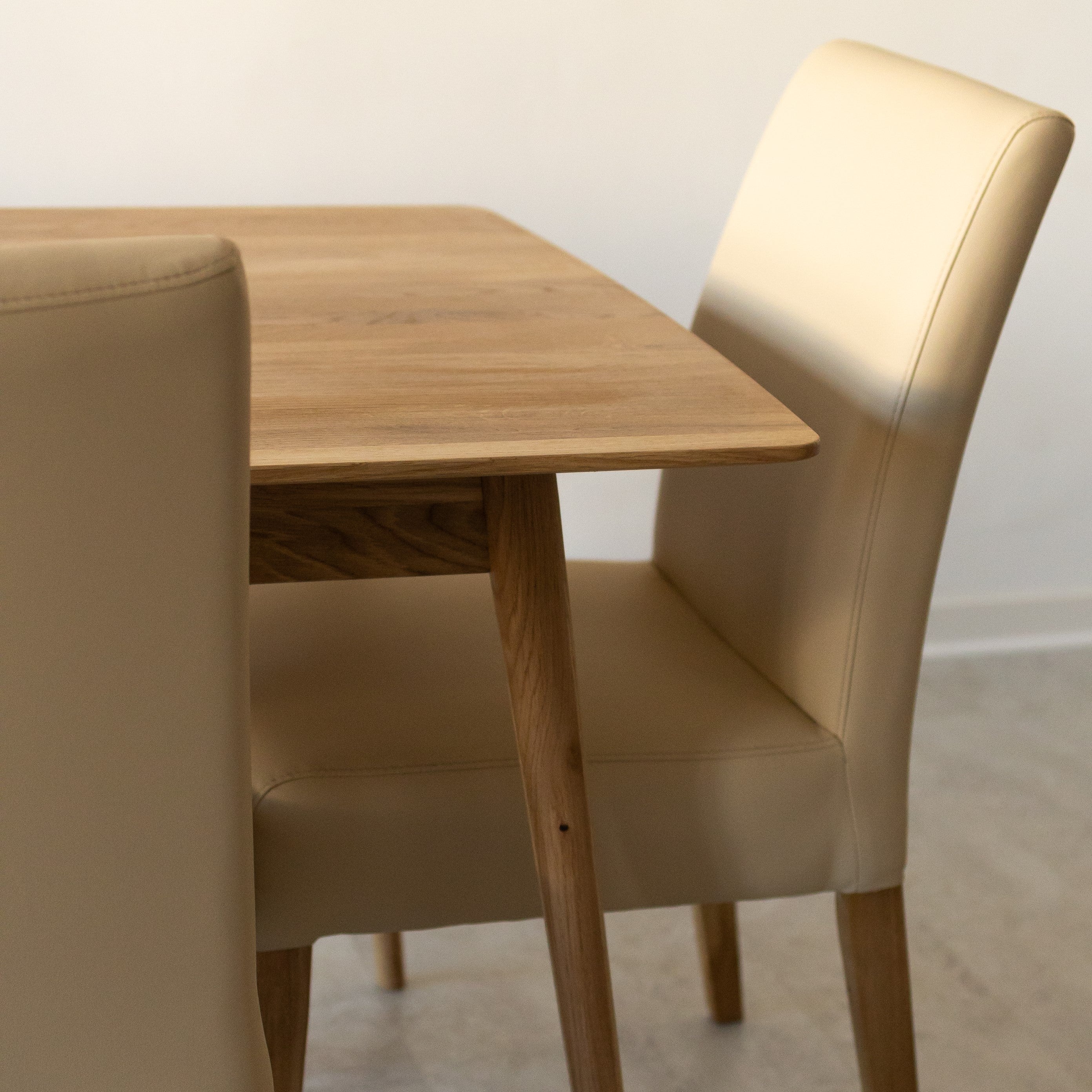 Comment rembourrer une chaise en simili-cuir