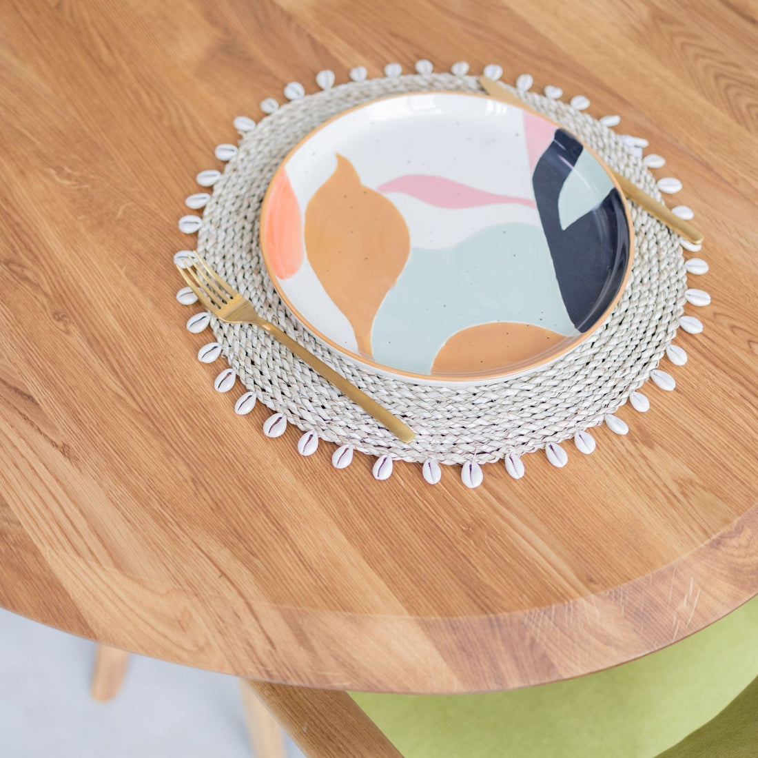 Comment disposer les couverts sur une table à manger ?