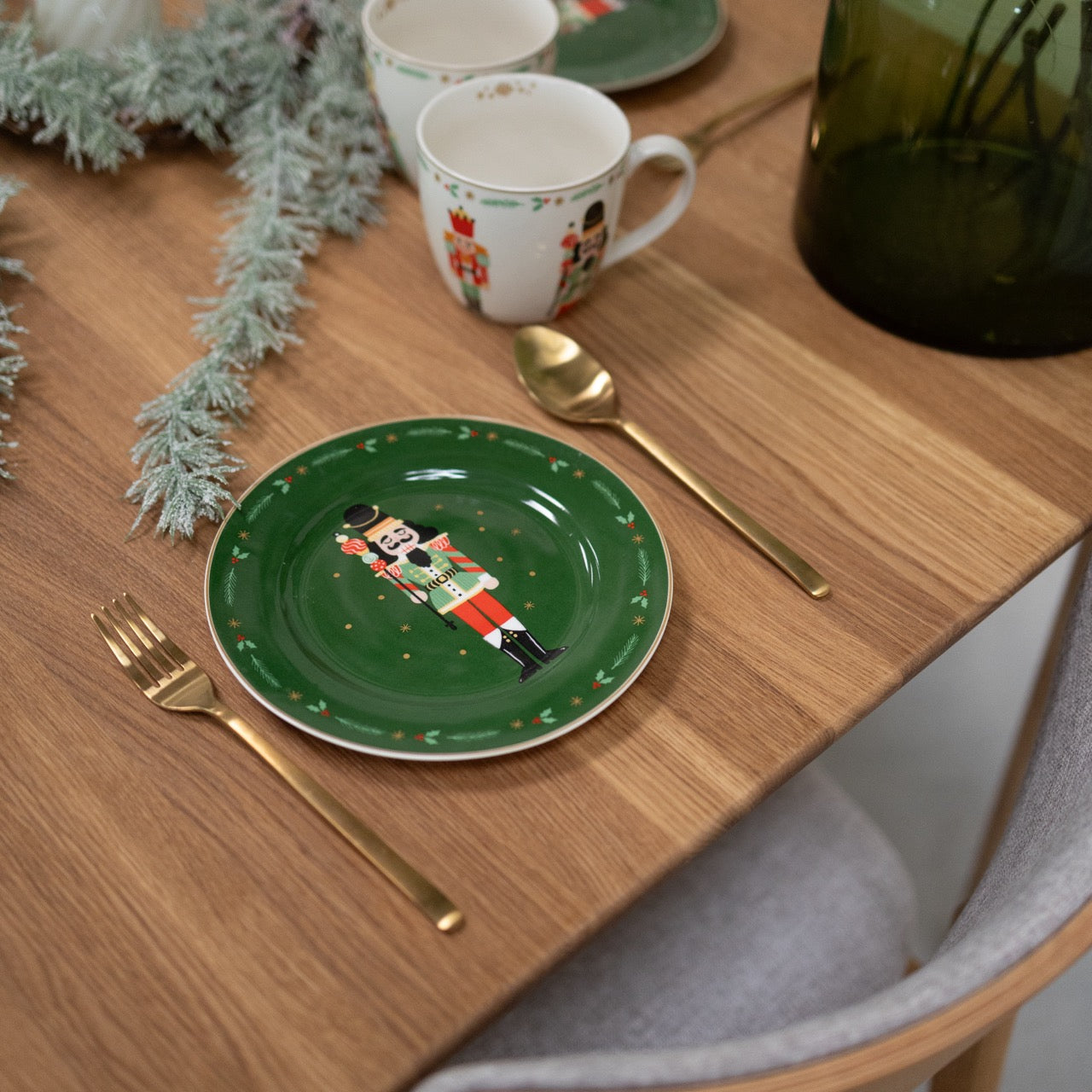 5 idées inspirantes pour décorer une table en bois à Noël