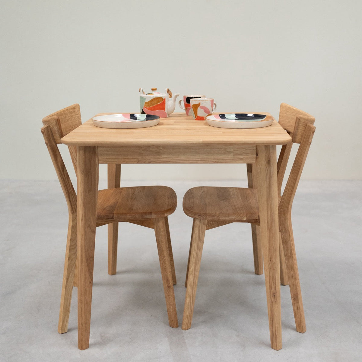 Comment entretenir et sublimer vos chaises en bois au fil du temps: notre guide complet