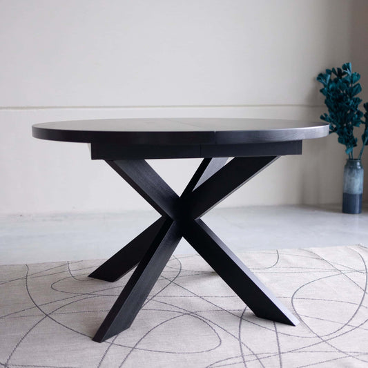 Tables à manger en bois foncé