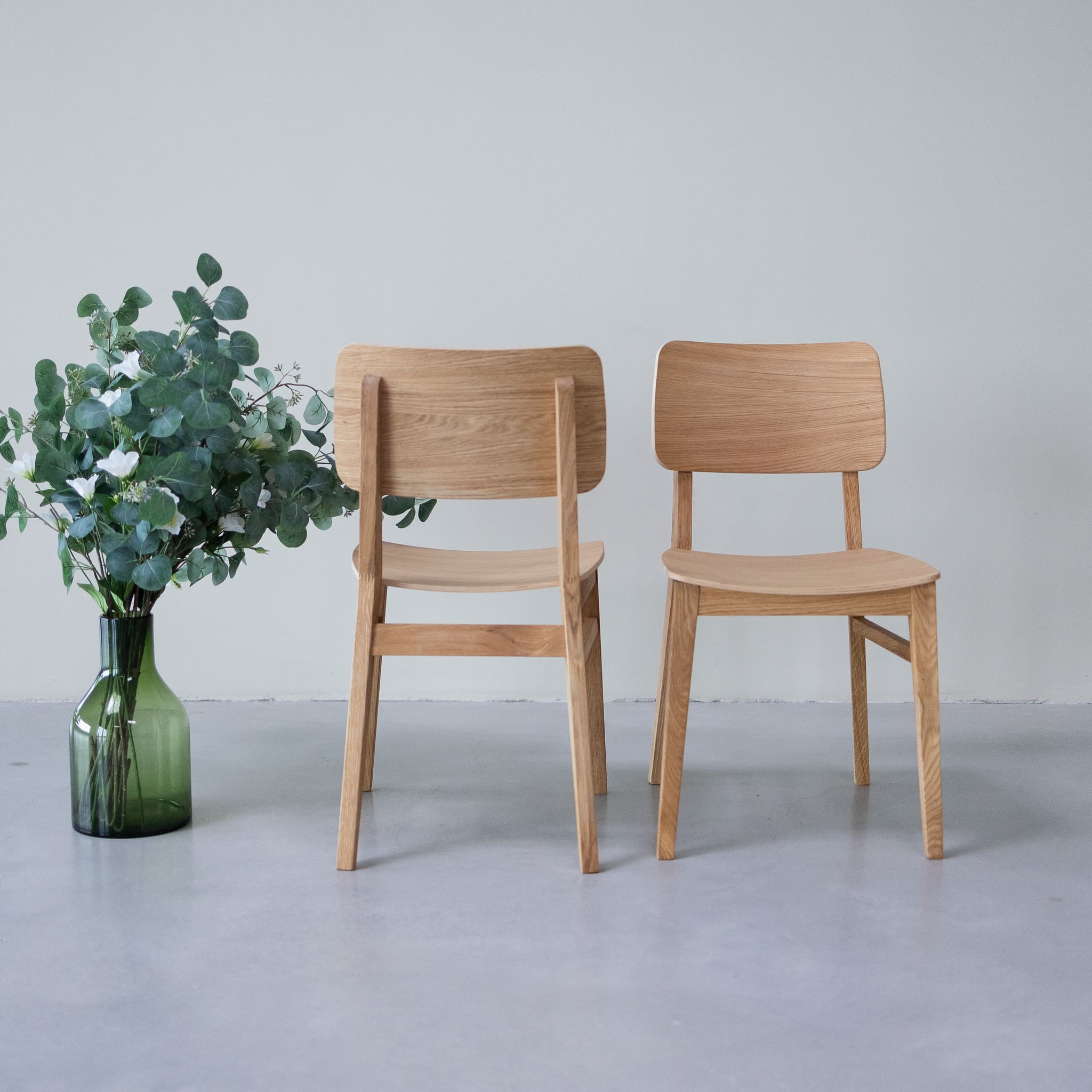 Chaises scandinaves en bois massif de chêne