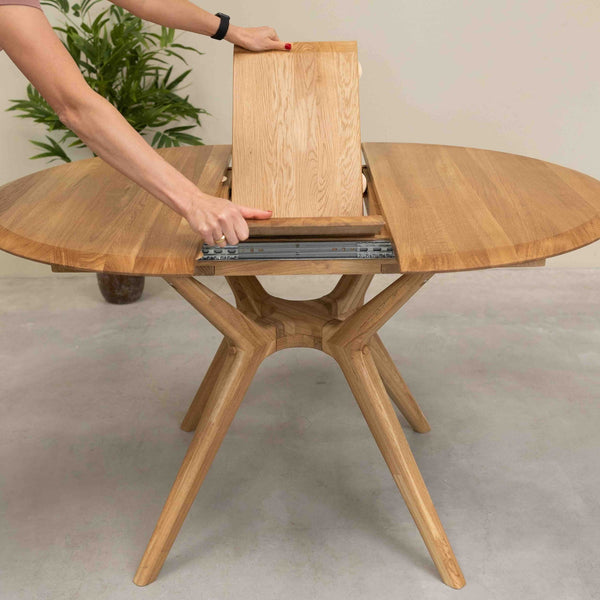 Table à manger ronde extensible en bois massif de chêne Carmen - NordicStory