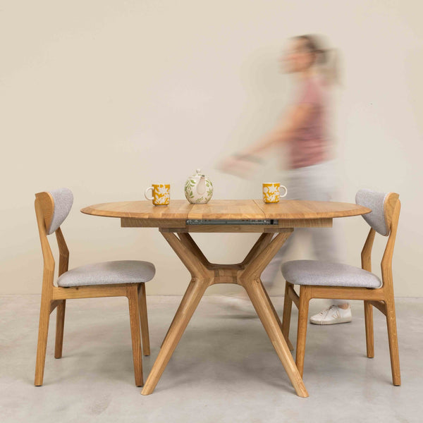 Table à manger ronde extensible en bois massif de chêne Carmen - NordicStory