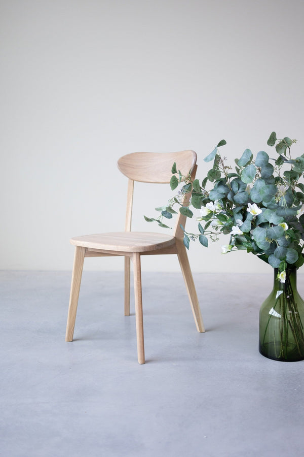 Chaise de salle à manger en bois massif de chêne Isku – Lot de 2 ou 4 chaises - NordicStory