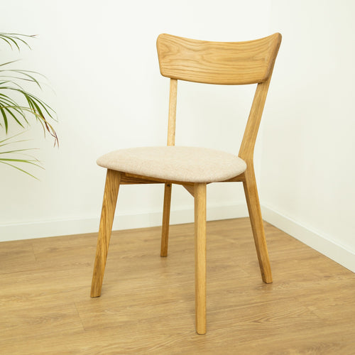 Chaise de salle à manger en bois massif de chêne Diana, revêtement Beige – Lot de 2 ou 4 chaises - NordicStory