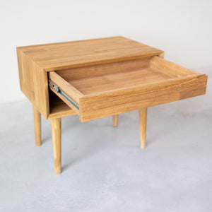 Table de chevet en bois massif de chêne Escandi 2 - NordicStory