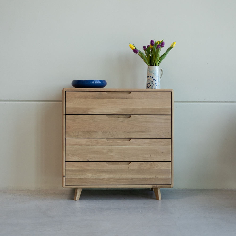 Commode en bois massif Suède 4.1 – NordicStory