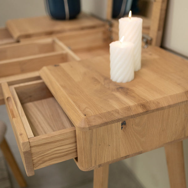 Coiffeuse en bois massif Suède 1 – NordicStory