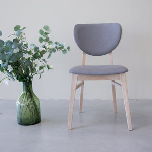 Chaise de salle à manger en bois massif de chêne blanchi Nova – Lot de 2 ou 4 chaises - NordicStory