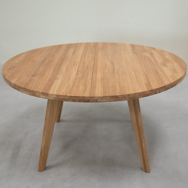 Table à manger ronde extensible en bois massif de chêne Léa - NordicStory