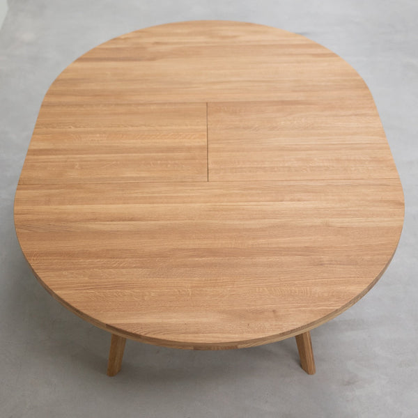 Table à manger ronde extensible en bois massif de chêne Léa - NordicStory