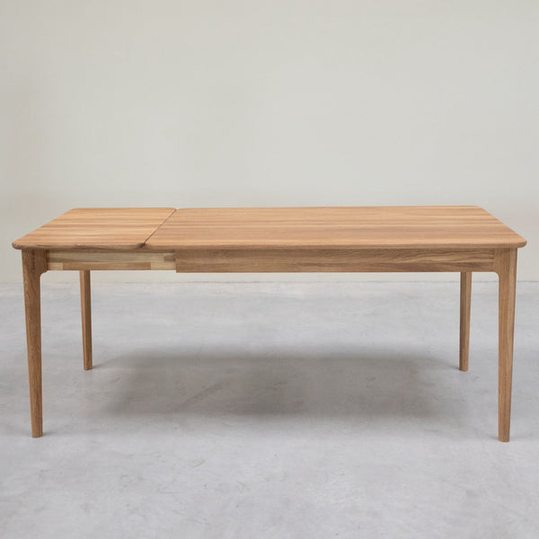 Table à manger rectangulaire extensible en bois massif de chêne Astrid - NordicStory