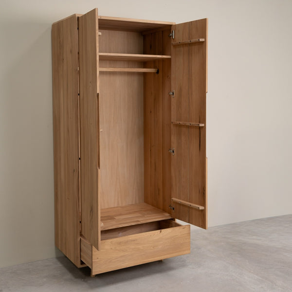 Armoire 2 portes en bois massif Suède - VESKOR