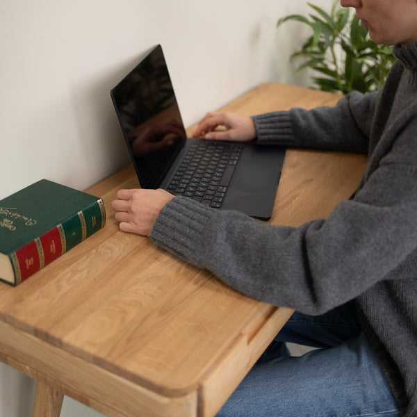 Bureau console en bois massif de chêne Escandi Atelier – NordicStory