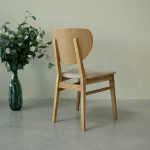 Chaise en bois massif de chêne Nova