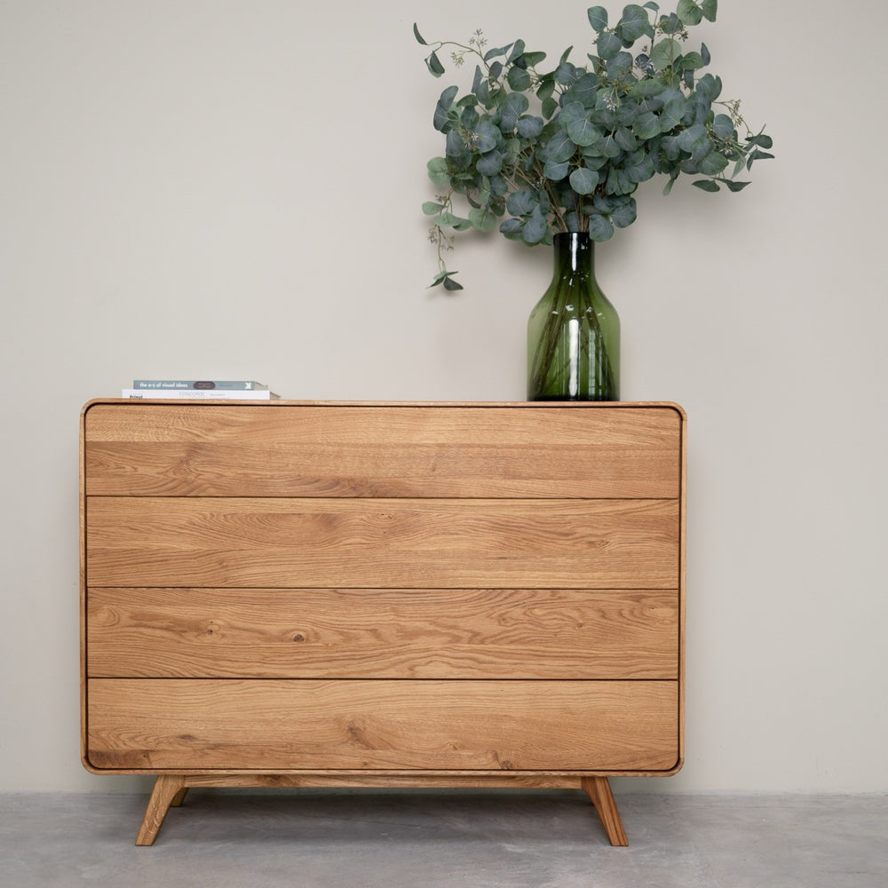 Commode en bois massif de chêne