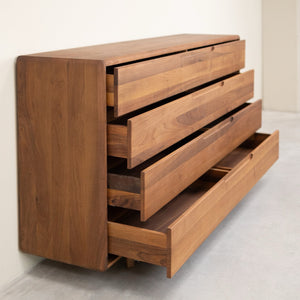Commode en noyer massif