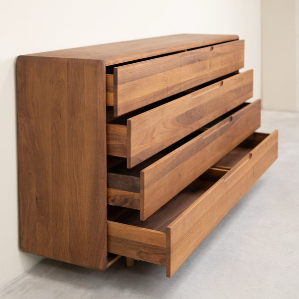 Commode en noyer massif