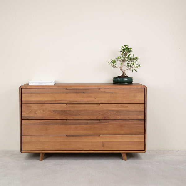 Commode en noyer massif