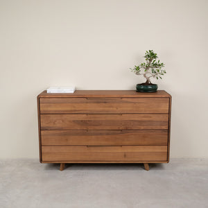 Commode en noyer massif
