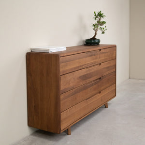 Commode en noyer massif