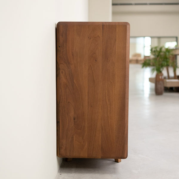 Commode en noyer massif