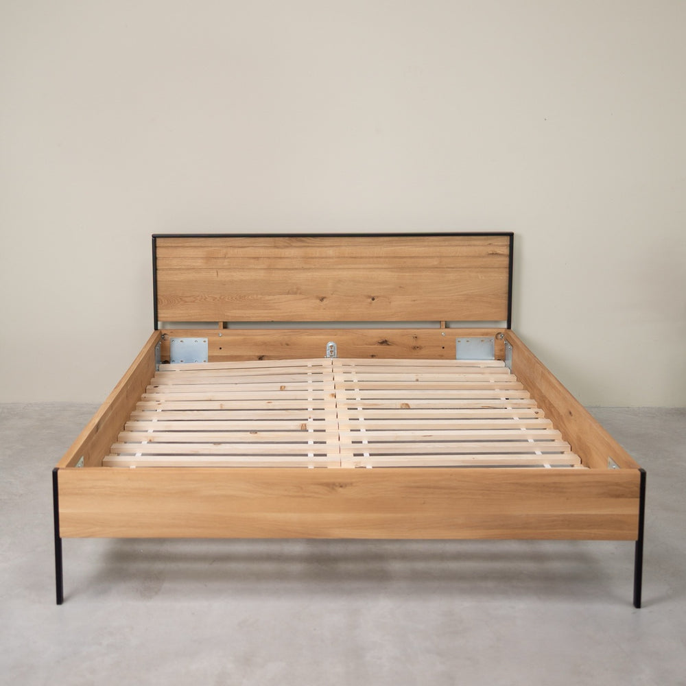 Lit en bois massif de chêne Runa - NordicStory