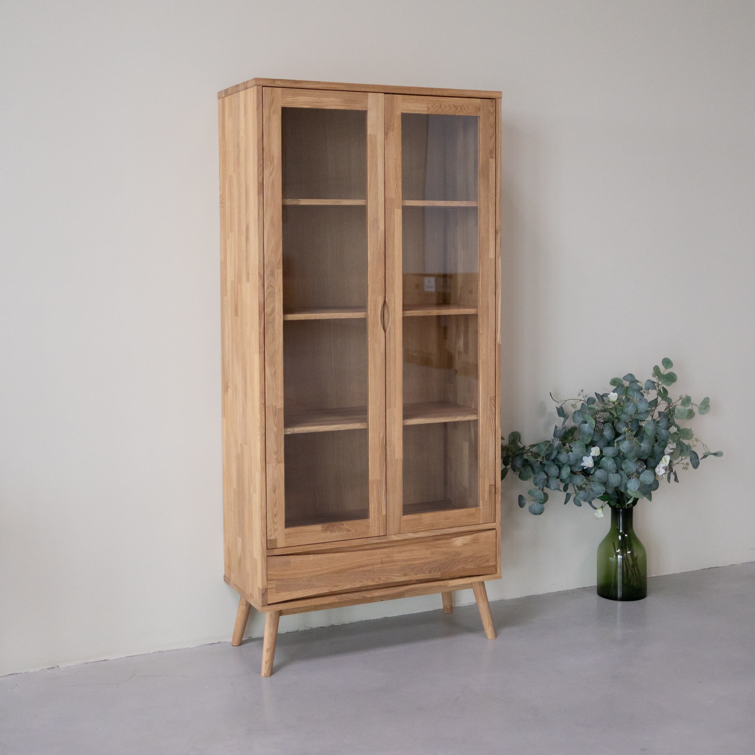 VESKOR Vitrina de madera maciza de roble MALMO Mobel.Store