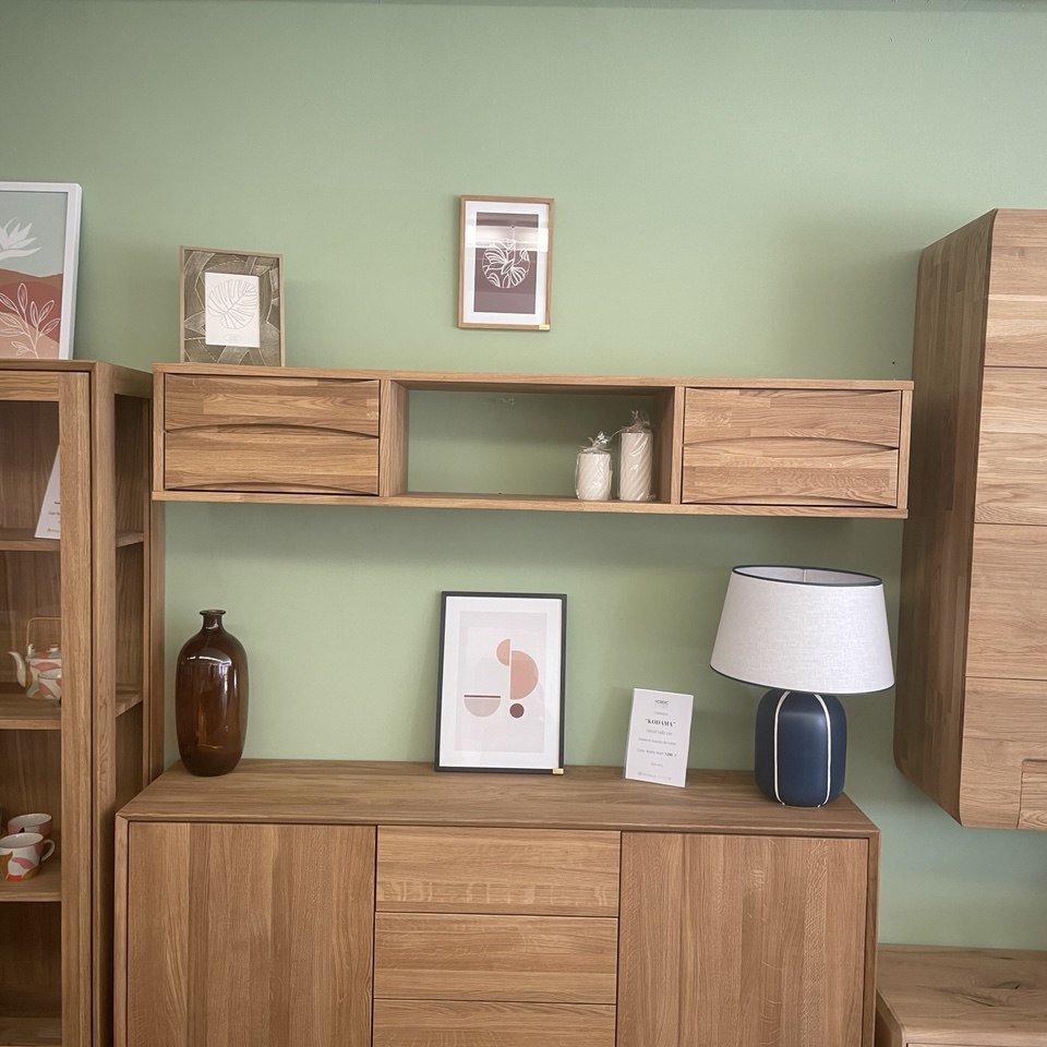 Roble.Store_Vitrine_en_bois_massif_de_chene_Malmo