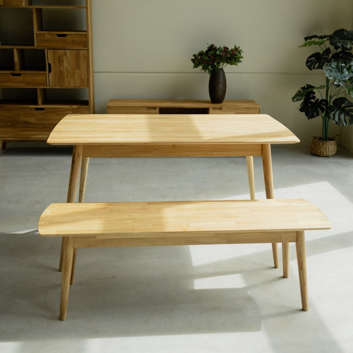 Table à manger fixe rectangulaire en bois massif de chêne Escandi 1