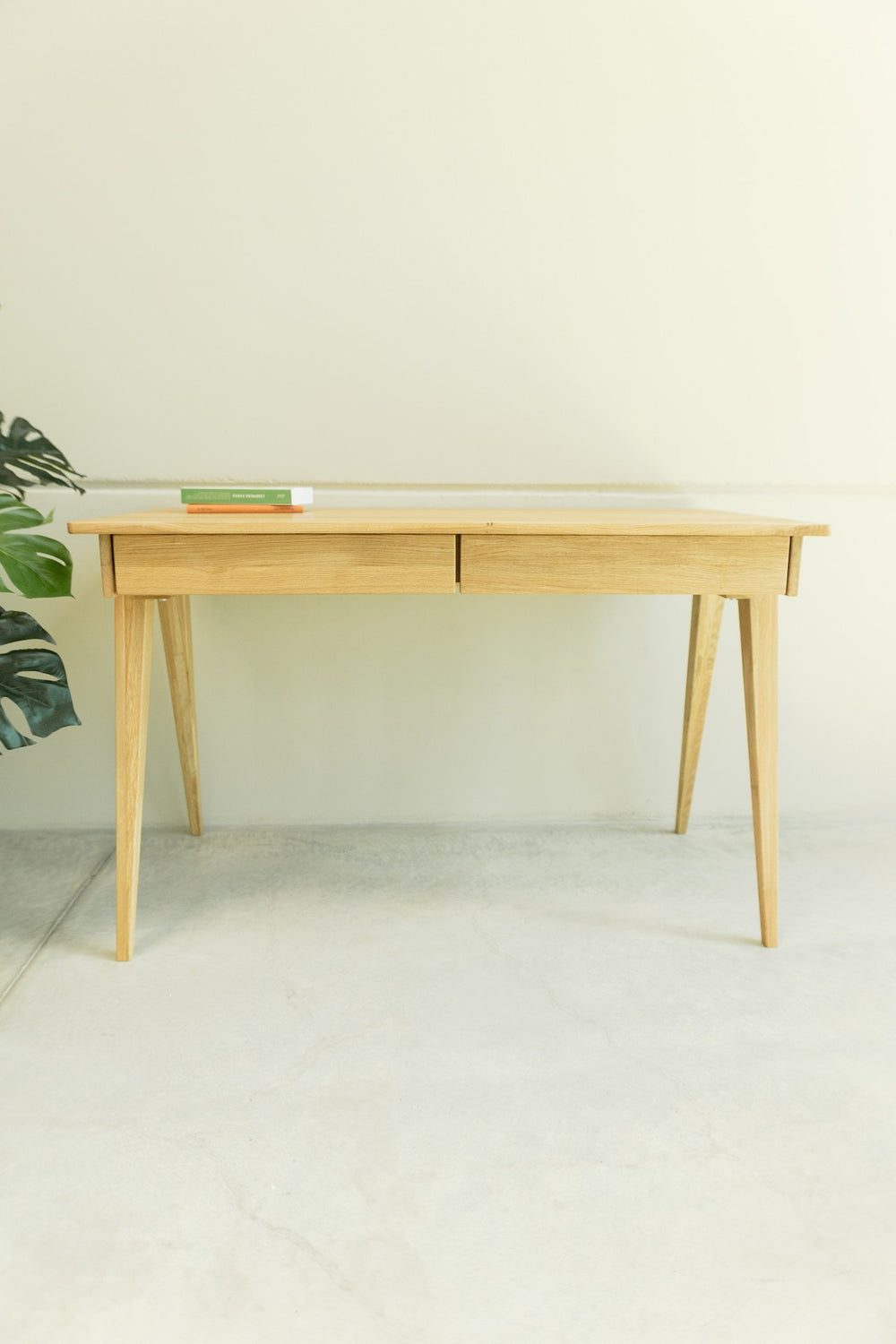 Bureau console en bois massif de chêne Berg – 120 x 65 x 76 cm - NordicStory
