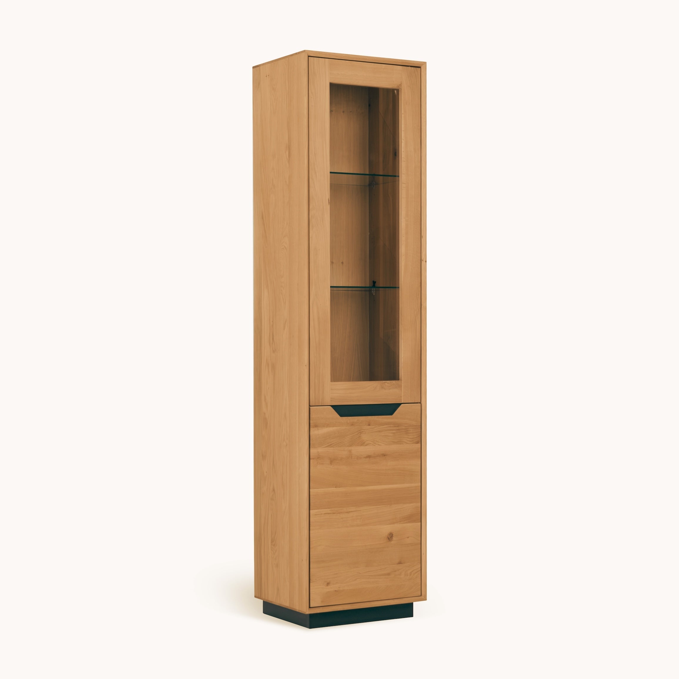 NordicStory_Vitrina_de_madera_maciza_roble_sostenible_aparador_para_salon