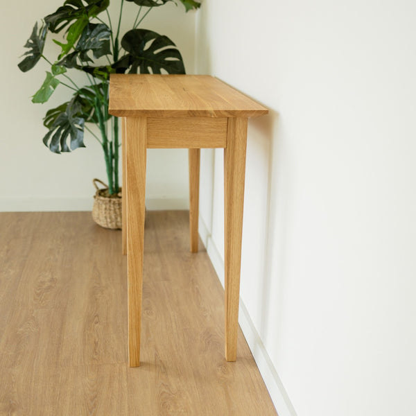 Bureau console avec 2 tiroirs en bois massif de chêne Tolédo 2 – 105 x 42 x 77,5 cm - NordicStory