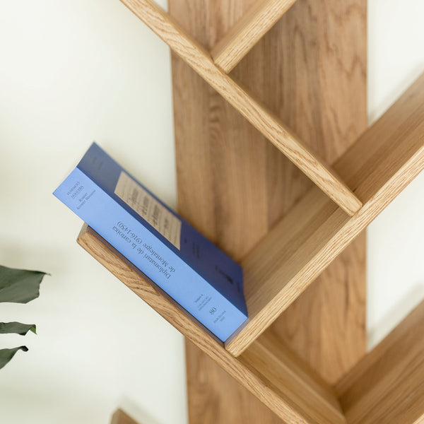 Bibliothèque sur pied en bois massif de chêne Bergen - VESKOR