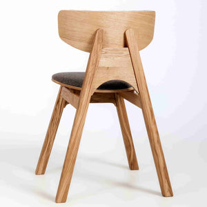 NordicStory de madera maciza de roble tapizada de la colección Frida Mueble nórdico con un diseño moderno Roble.Store