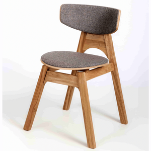 NordicStory de madera maciza de roble tapizada de la colección Frida Mueble nórdico con un diseño moderno Roble.Store