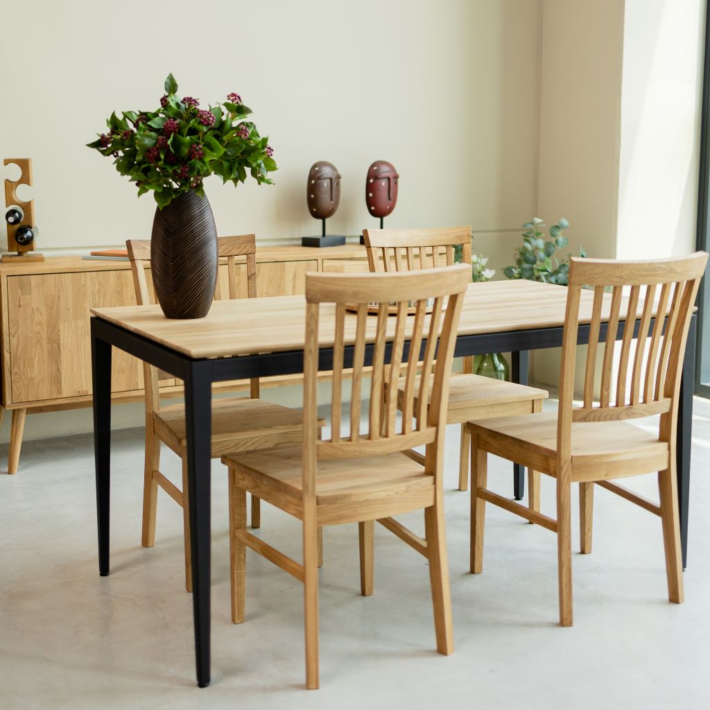 Table Ă  manger fixe en bois massif de chĂȘne Madrid