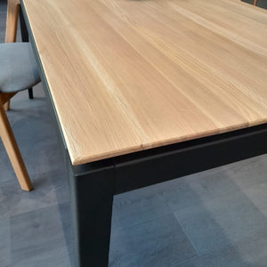 Table à manger en bois massif de chêne Madrid - NordicStory