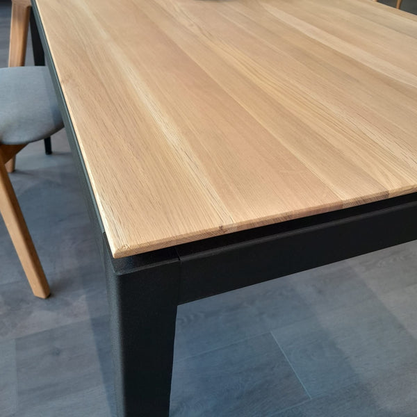 Table à manger en bois massif de chêne Madrid - NordicStory