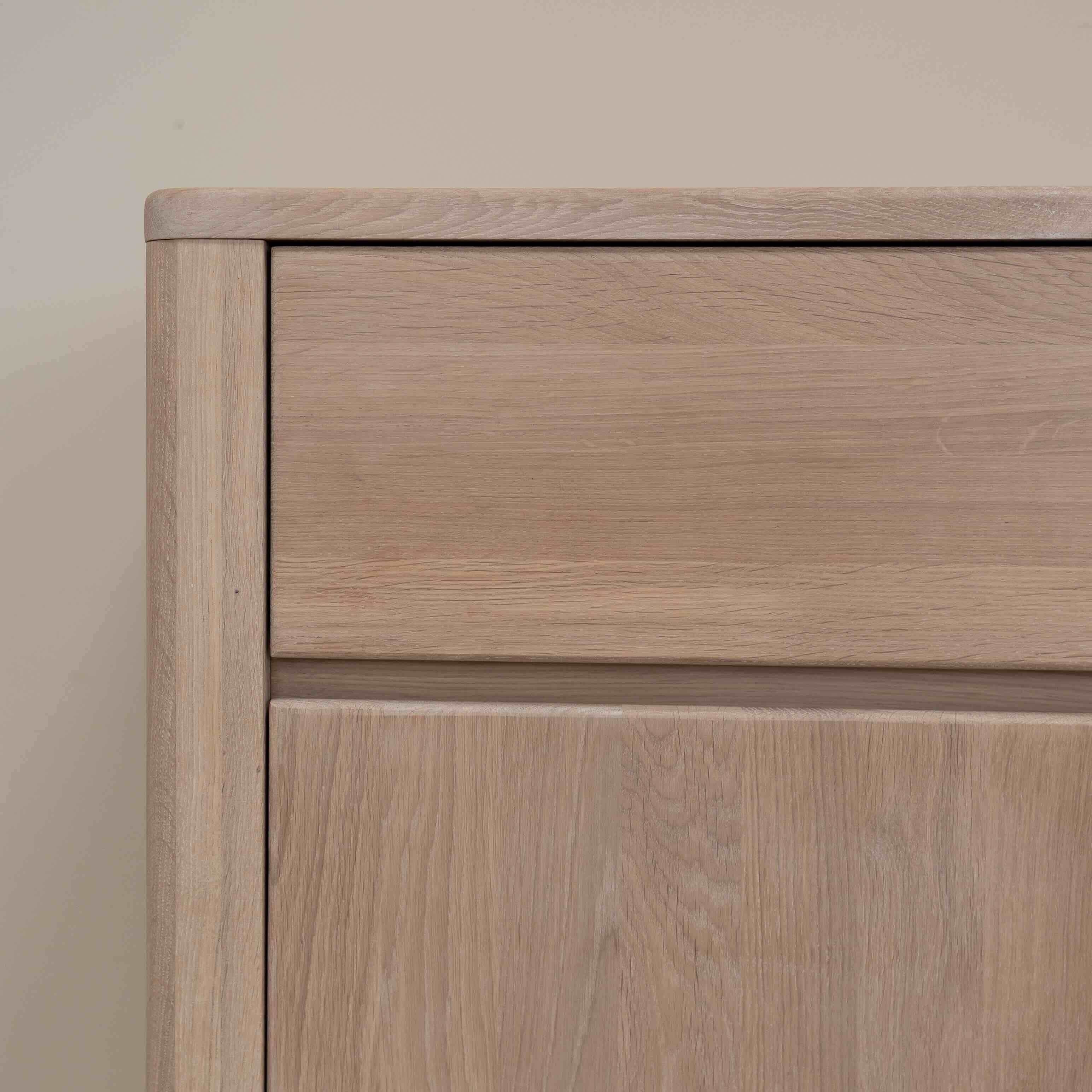 Buffet commode en bois massif de chêne durable