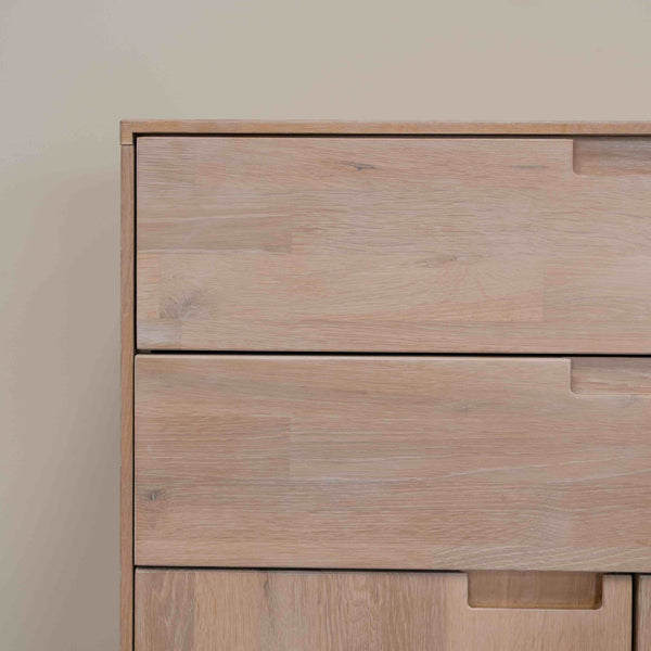 Buffet commode en bois massif de chêne Escandi 2 – 80 x 45 x 111 cm - NordicStory