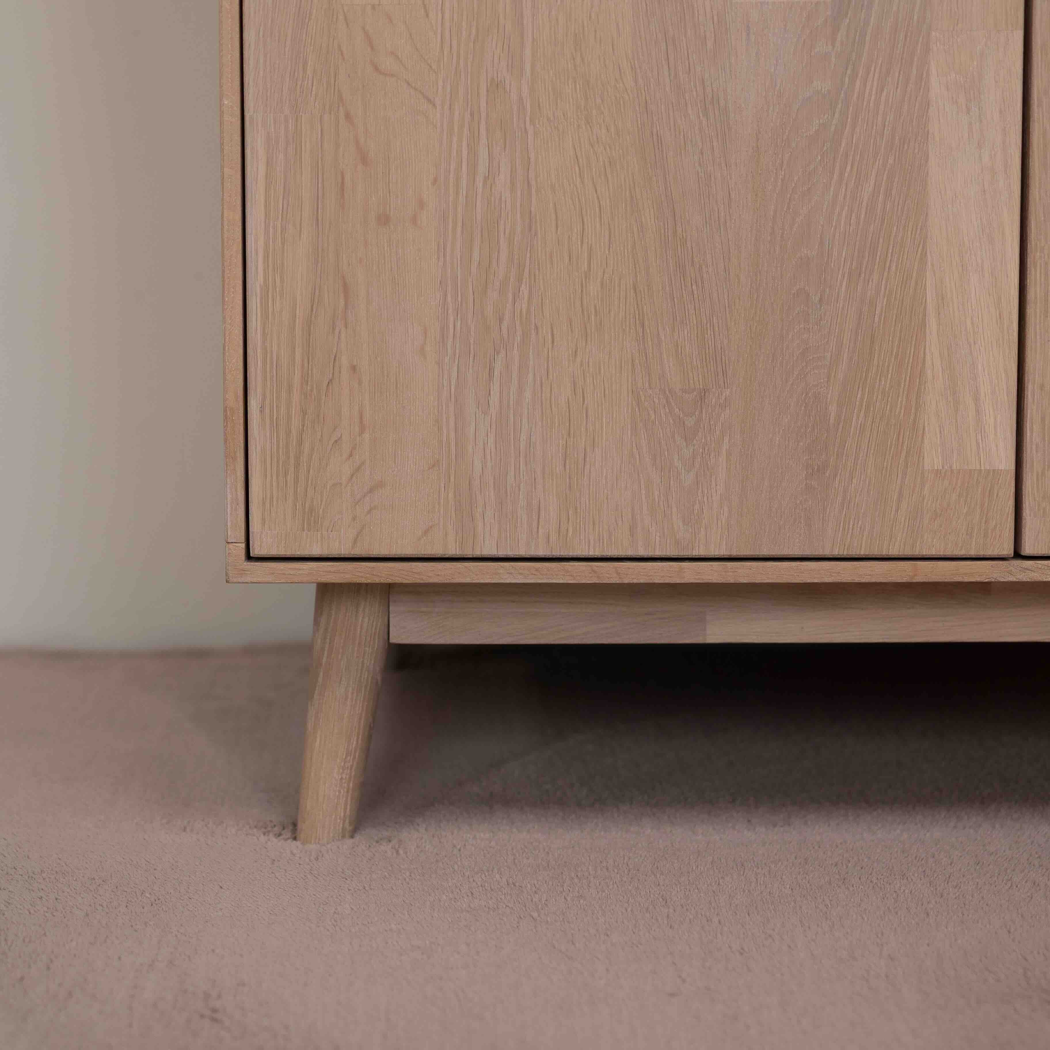 Buffet commode en bois massif de chêne durable style scandinave