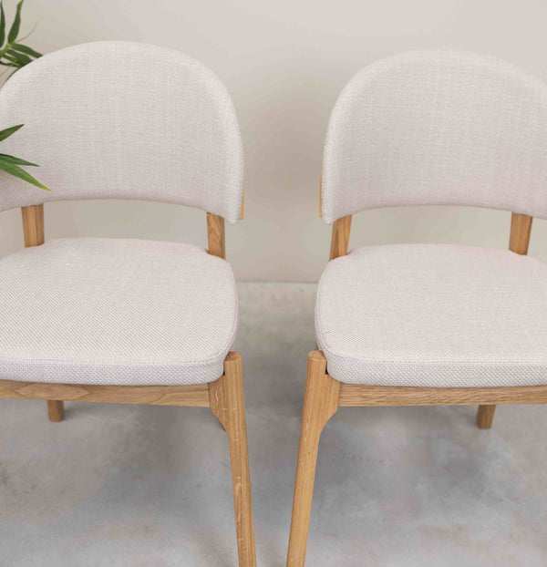 Chaise en bois massif de chêne revêtement beige écru