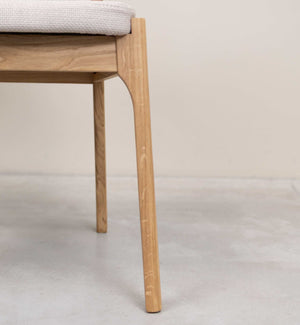 Chaise en bois massif de chêne revêtement beige écru