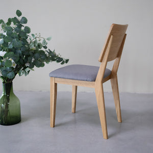 Chaise de salle à manger en bois massif de chêne Mauritz, revêtement Gris Nordique/Beige – Lot de 2 ou 4 chaises - NordicStory