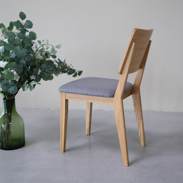 Chaise de salle à manger en bois massif de chêne Mauritz, revêtement Gris Nordique/Beige – Lot de 2 ou 4 chaises - NordicStory