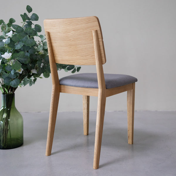 Chaise de salle à manger en bois massif de chêne Mauritz, revêtement Gris Nordique/Beige – Lot de 2 ou 4 chaises - NordicStory