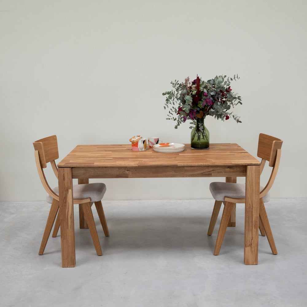 Table à manger en bois massif de chêne Mauritz 4 – 120/140/160/180 x 80/90 x 75 cm - NordicStory