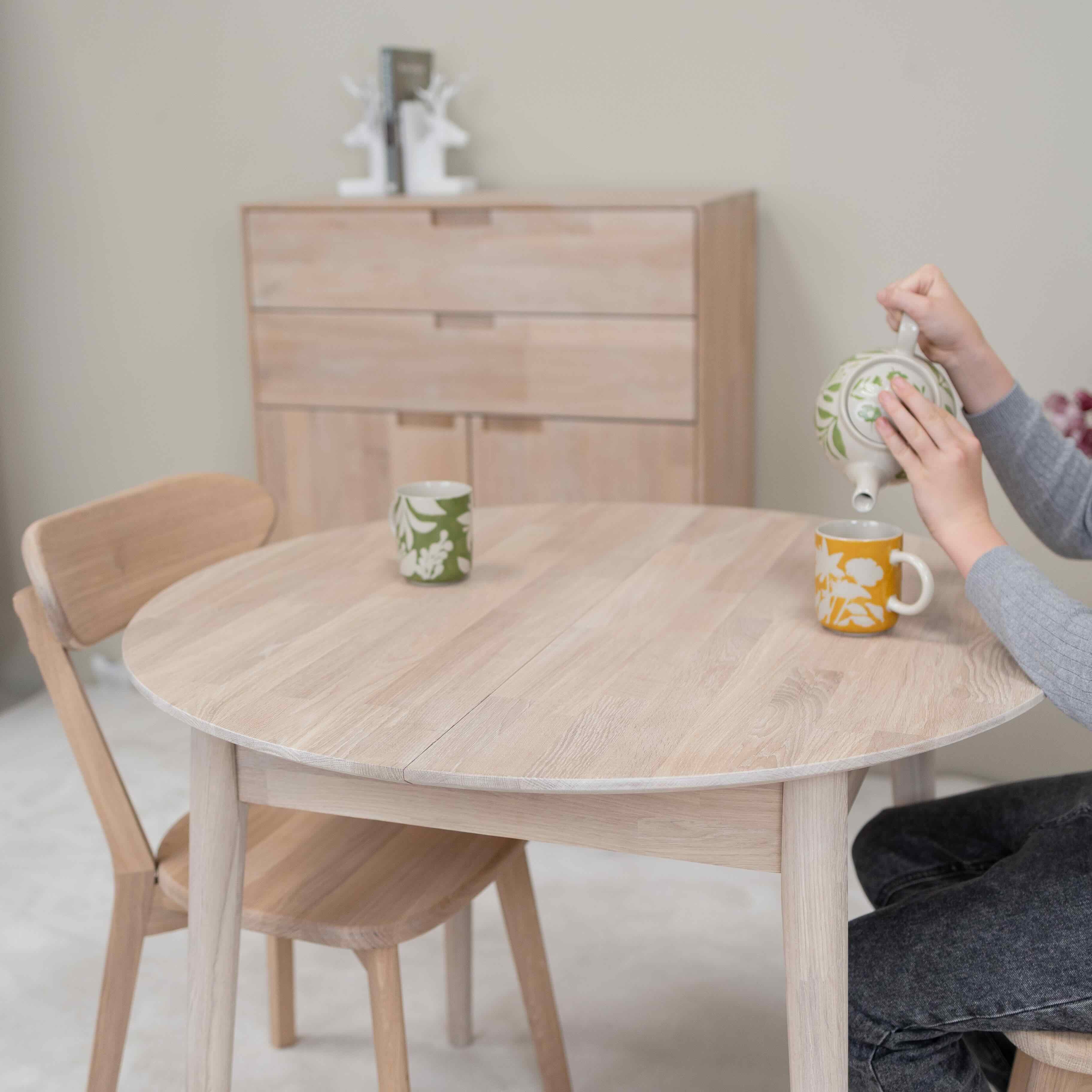 Table à manger extensible ronde en bois massif de chêne